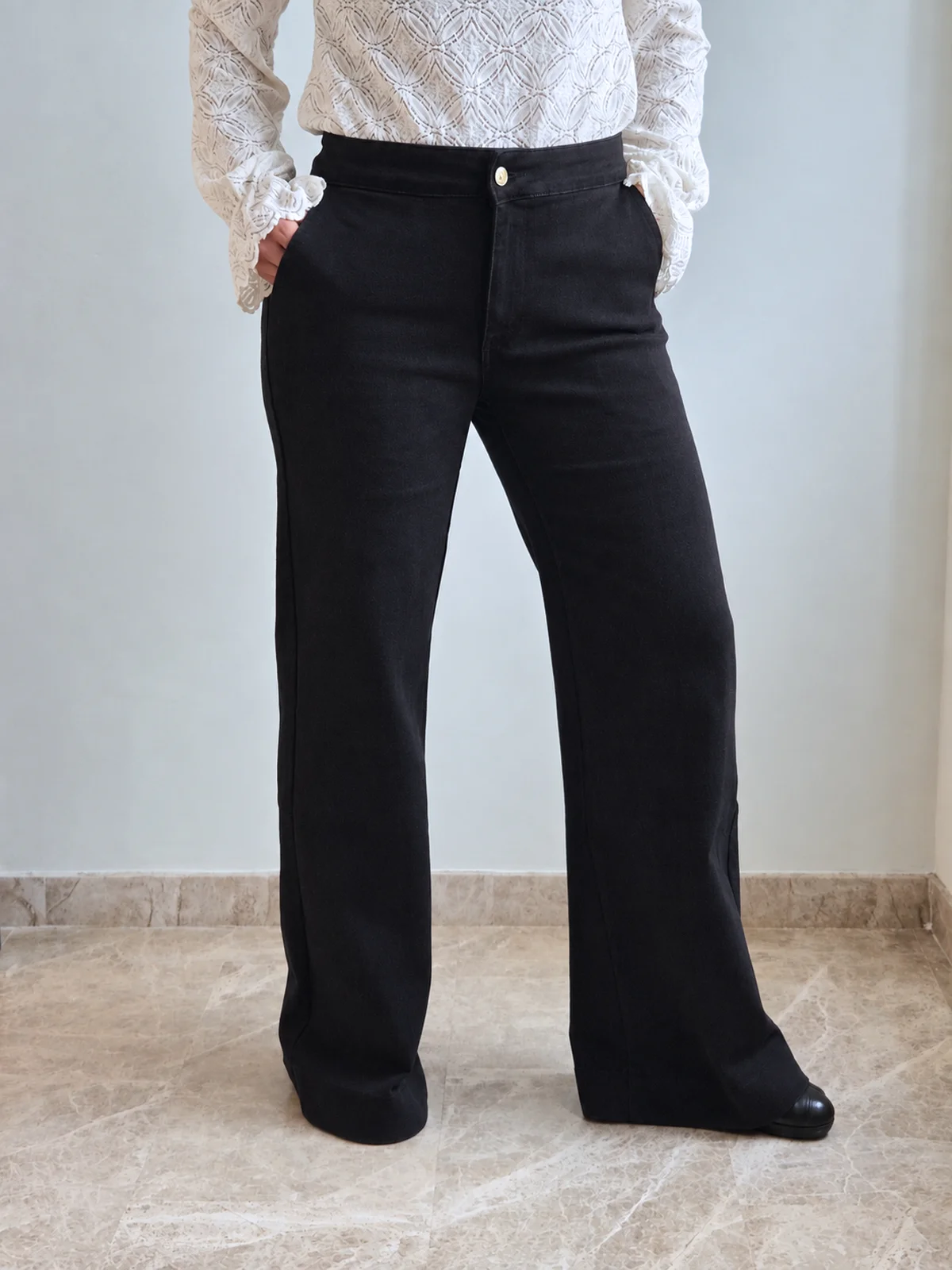 Pantalón vaquero acampanado