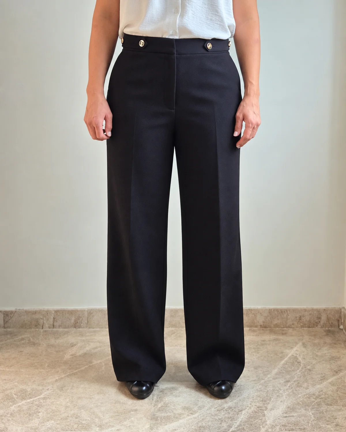 PANTALONES DE TELA CON PIERNA RECTA