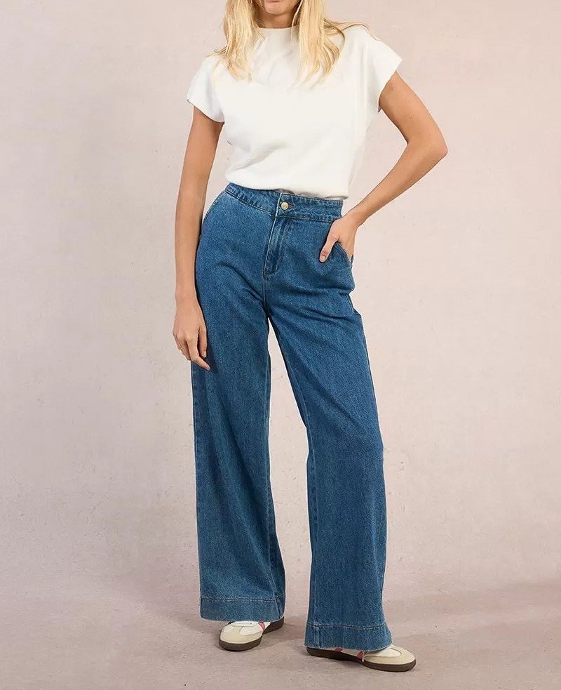 Pantalón vaquero acampanado