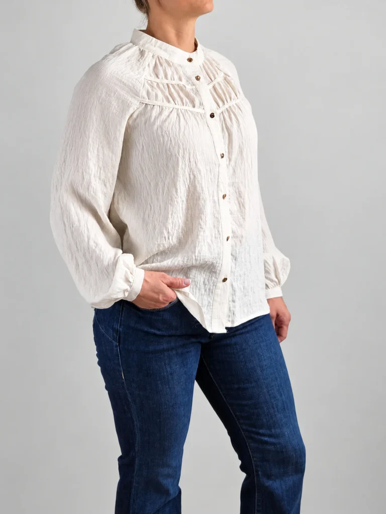 BLUSA MARFIL CON BOTORES DORADOS (2)_web