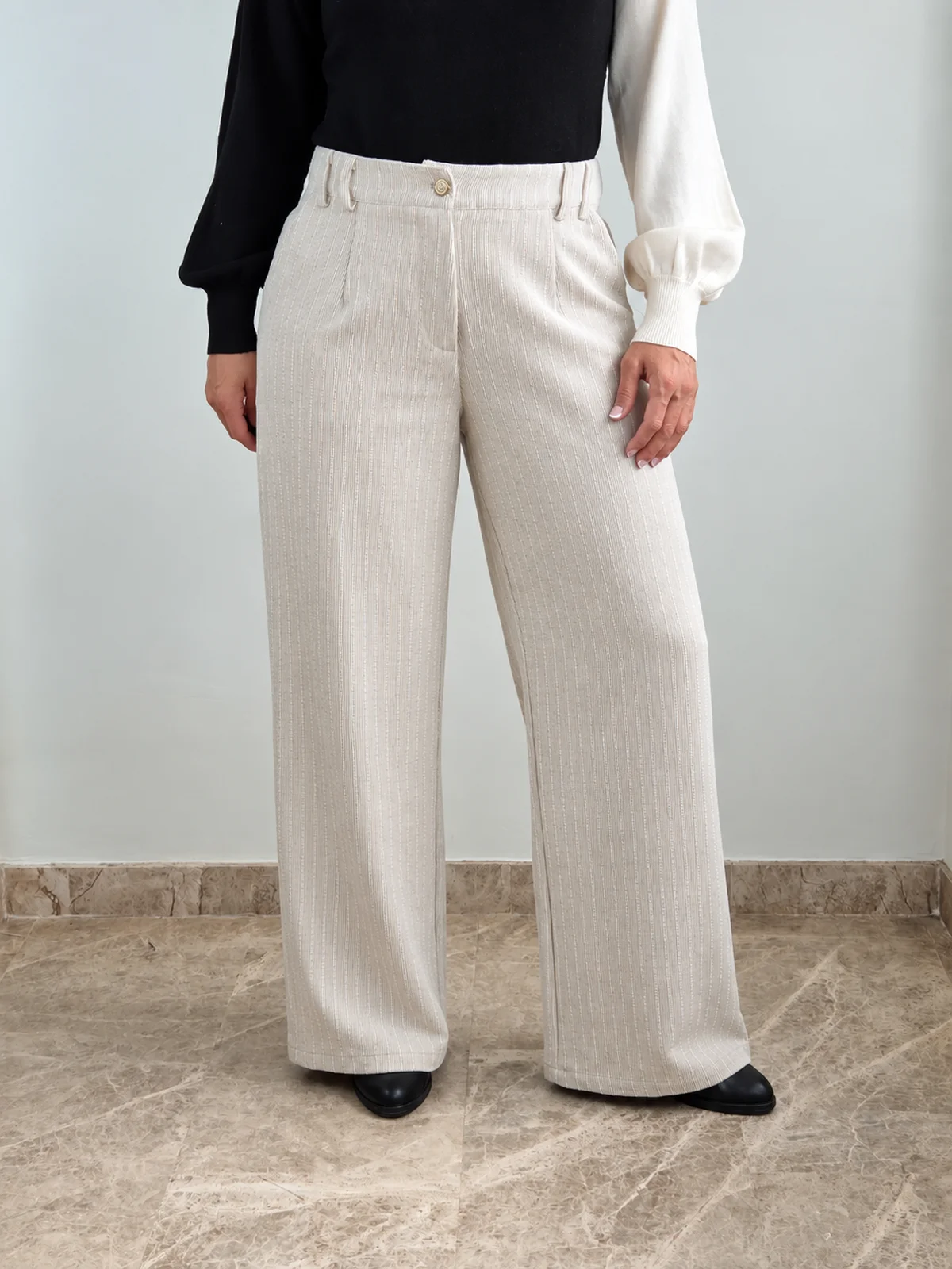 PANTALÓN DE PANA FINA DE PIERNA ANCHA