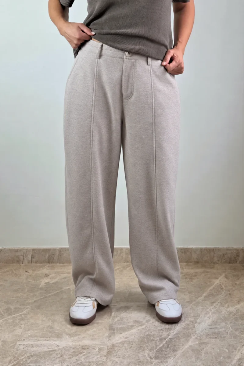 PANTALÓN ESTILO BARREL